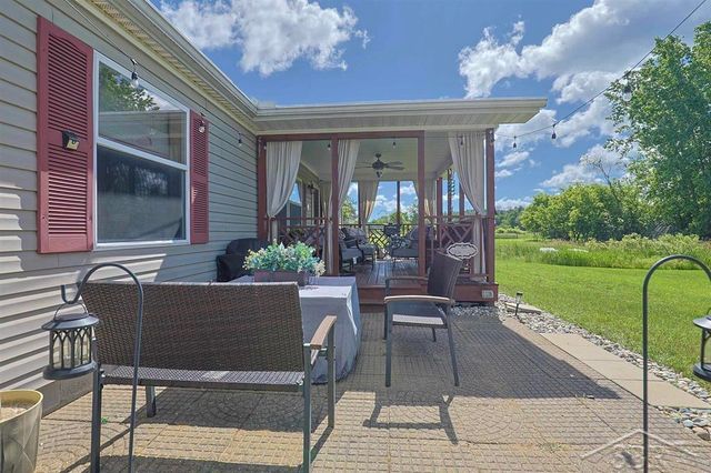 2202 W Huckleberry Road, Sanford, MI 48657