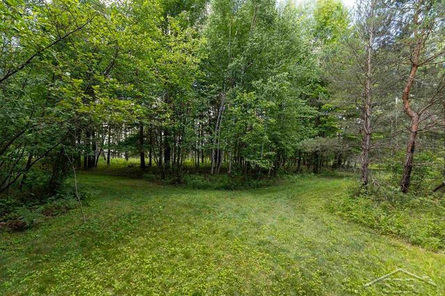 2202 W Huckleberry Road, Sanford, MI 48657