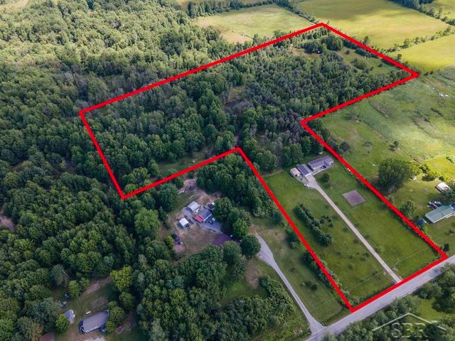 2202 W Huckleberry Road, Sanford, MI 48657