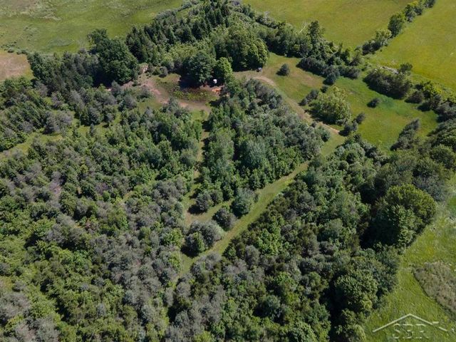 2202 W Huckleberry Road, Sanford, MI 48657