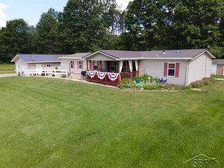 2202 W Huckleberry Road, Sanford, MI 48657