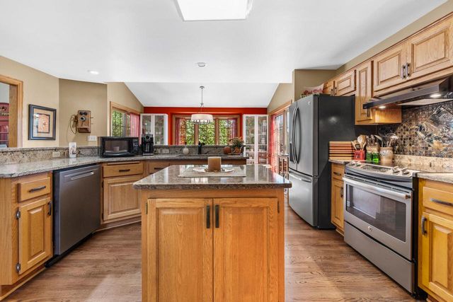 1481 Rivers Edge PARKWAY, Oconomowoc, WI 53066