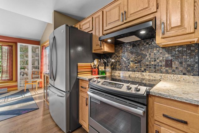 1481 Rivers Edge PARKWAY, Oconomowoc, WI 53066