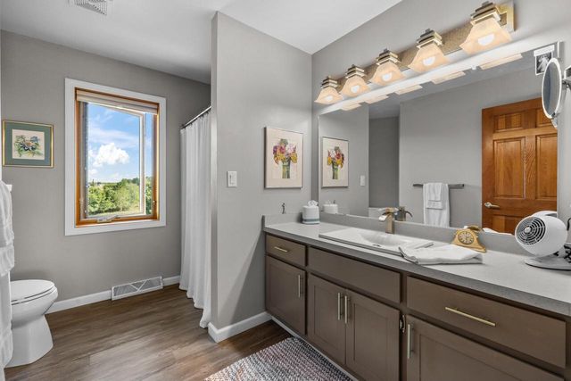 1481 Rivers Edge PARKWAY, Oconomowoc, WI 53066