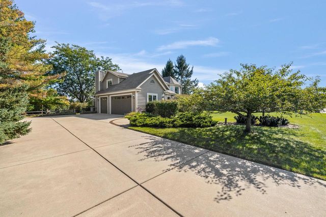 1481 Rivers Edge PARKWAY, Oconomowoc, WI 53066