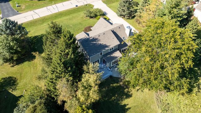 1481 Rivers Edge PARKWAY, Oconomowoc, WI 53066