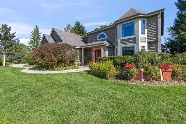 1481 Rivers Edge PARKWAY, Oconomowoc, WI 53066