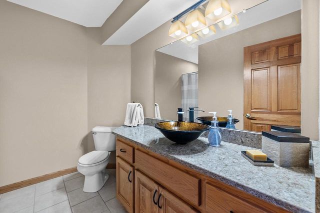 1481 Rivers Edge PARKWAY, Oconomowoc, WI 53066