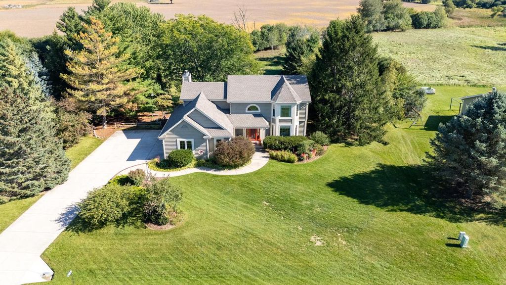 1481 Rivers Edge PARKWAY, Oconomowoc, WI 53066