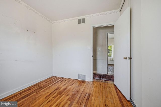 49 E AVON DR, Claymont, DE 19703