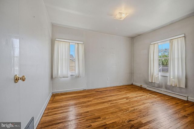 49 E AVON DR, Claymont, DE 19703