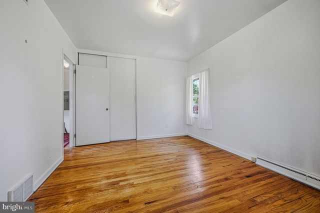 49 E AVON DR, Claymont, DE 19703