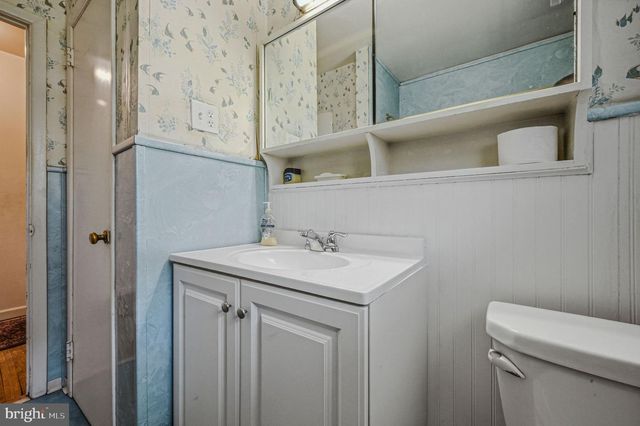 49 E AVON DR, Claymont, DE 19703