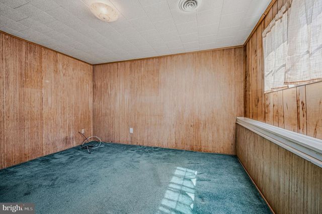 49 E AVON DR, Claymont, DE 19703