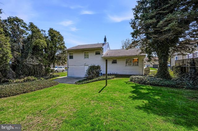 49 E AVON DR, Claymont, DE 19703