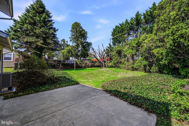 49 E AVON DR, Claymont, DE 19703