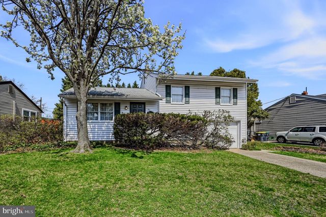 49 E AVON DR, Claymont, DE 19703