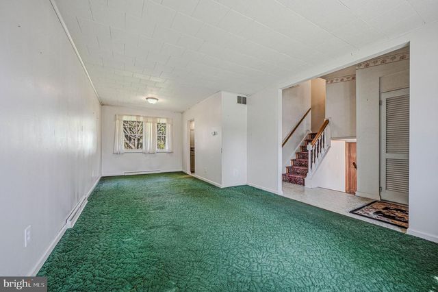 49 E AVON DR, Claymont, DE 19703