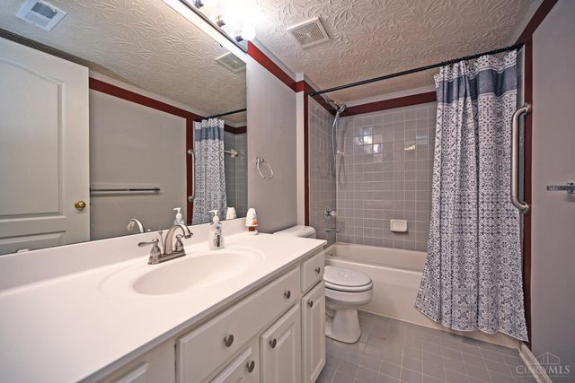 101 Ledgerwoods, Amelia, OH 45102