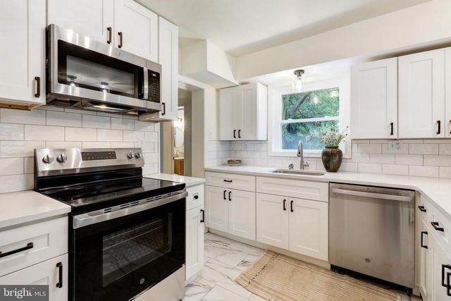 242 SHADELAND AVE, Drexel Hill, PA 19026