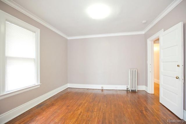 7880 Van Dyke Place, Detroit, MI 48214