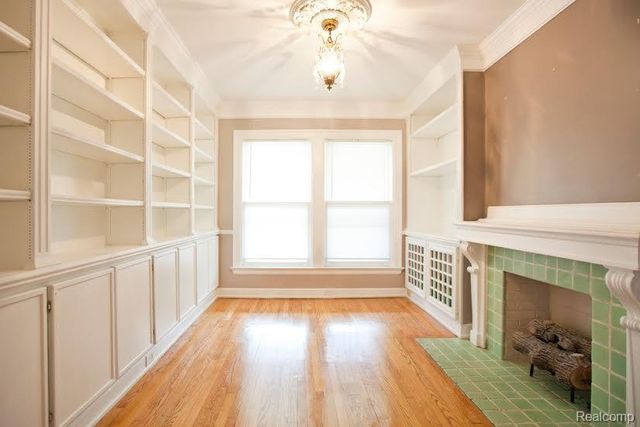 7880 Van Dyke Place, Detroit, MI 48214