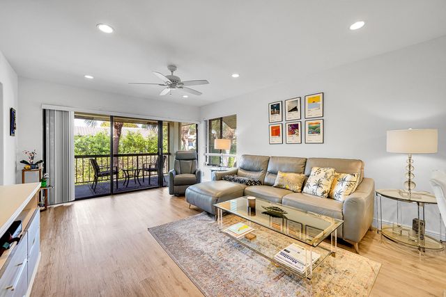 159 NW 70th Street 416, Boca Raton, FL 33487