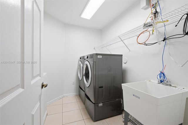 13845 NW 14th St, Pembroke Pines, FL 33028