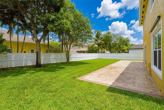 13845 NW 14th St, Pembroke Pines, FL 33028
