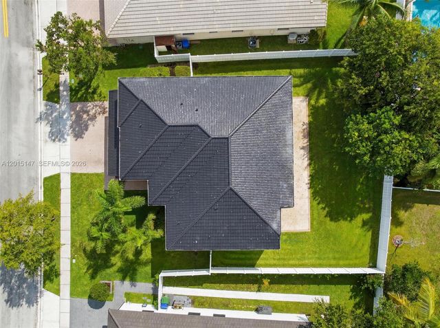 13845 NW 14th St, Pembroke Pines, FL 33028