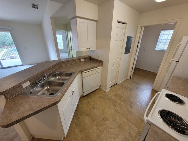 36137 LAKE CHASE BOULEVARD 201, Zephyrhills, FL 33541