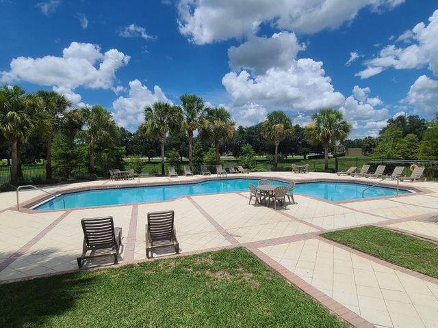 36137 LAKE CHASE BOULEVARD 201, Zephyrhills, FL 33541