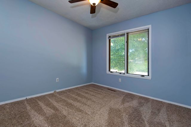 3243 S Nettleton Avenue, Springfield, MO 65807