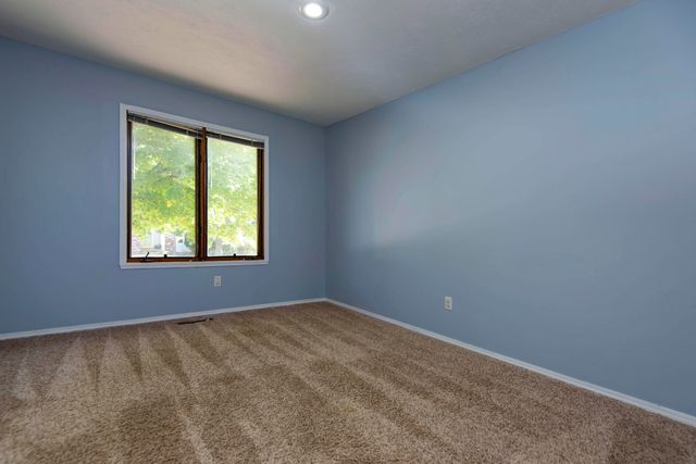 3243 S Nettleton Avenue, Springfield, MO 65807