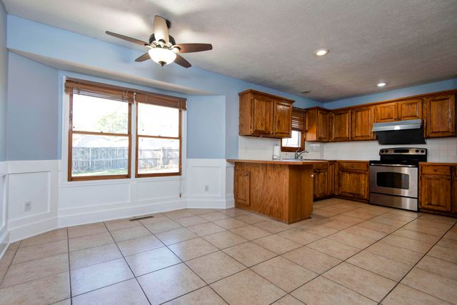 3243 S Nettleton Avenue, Springfield, MO 65807