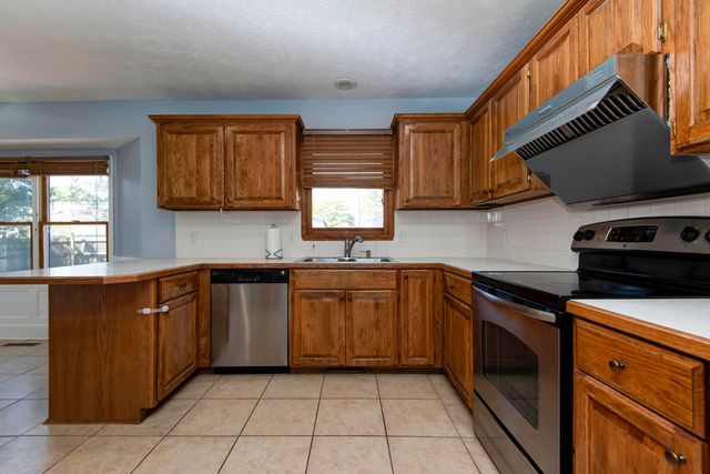 3243 S Nettleton Avenue, Springfield, MO 65807