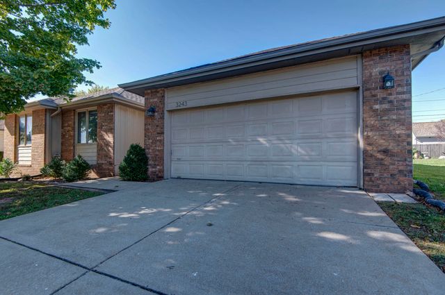 3243 S Nettleton Avenue, Springfield, MO 65807