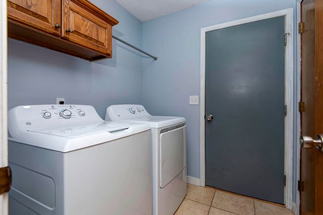 3243 S Nettleton Avenue, Springfield, MO 65807