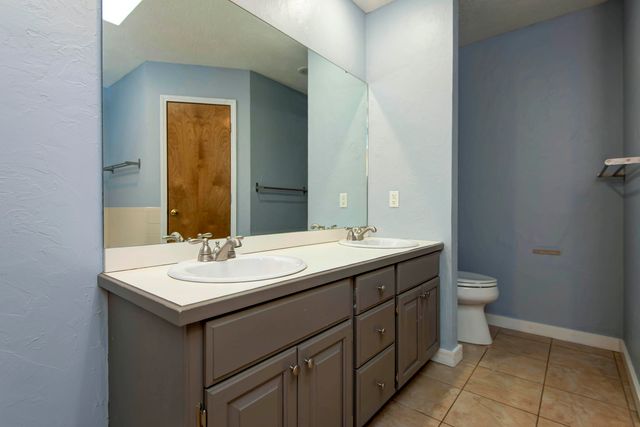 3243 S Nettleton Avenue, Springfield, MO 65807