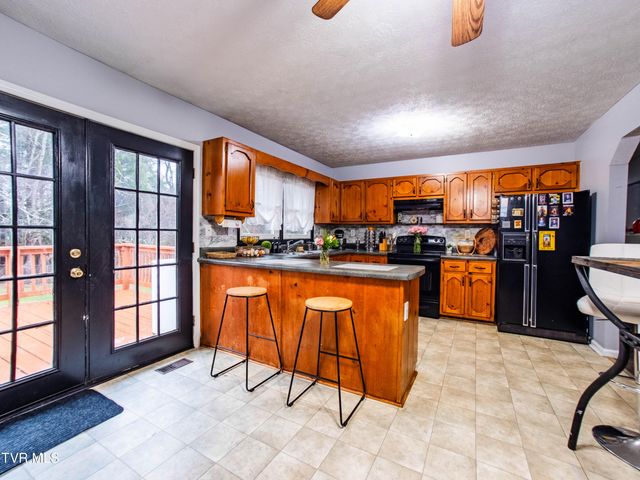 200 Birdie Drive, Rogersville, TN 37857