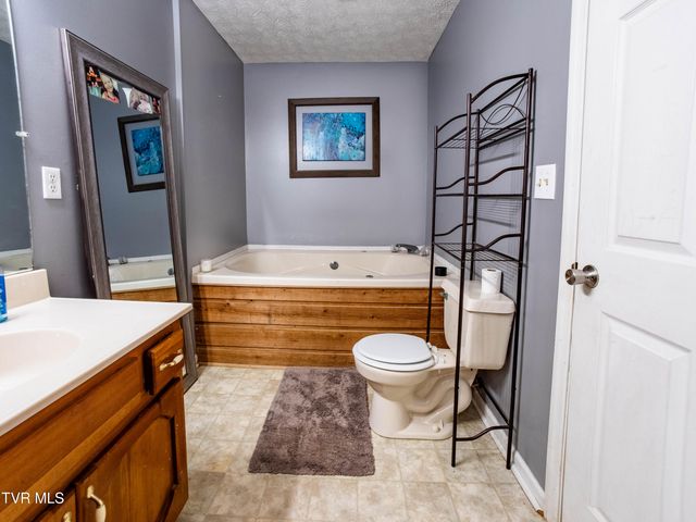 200 Birdie Drive, Rogersville, TN 37857