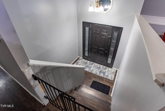 200 Birdie Drive, Rogersville, TN 37857