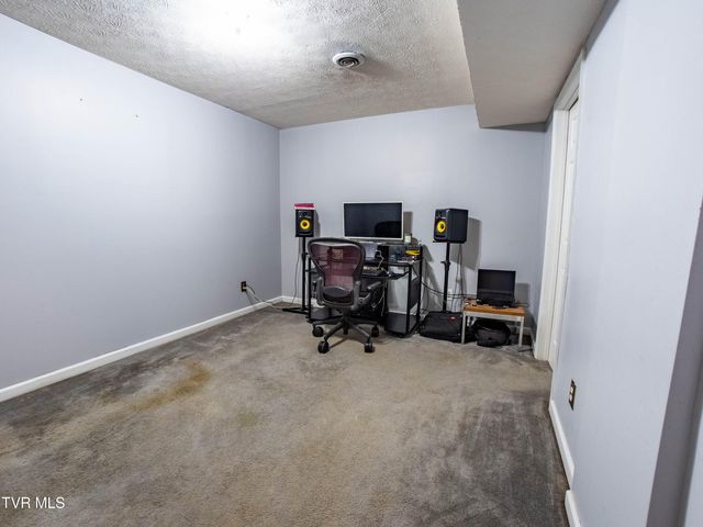 200 Birdie Drive, Rogersville, TN 37857