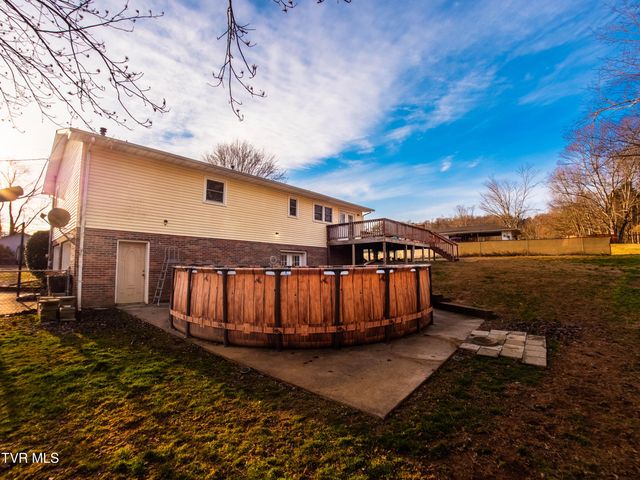 200 Birdie Drive, Rogersville, TN 37857