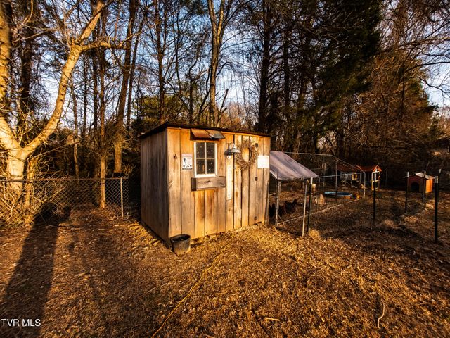 200 Birdie Drive, Rogersville, TN 37857