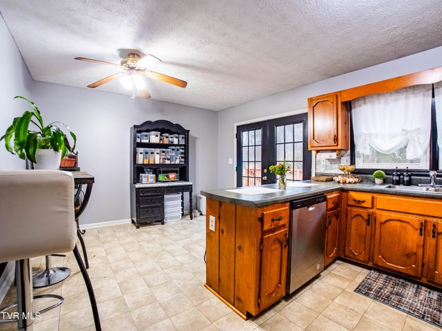 200 Birdie Drive, Rogersville, TN 37857