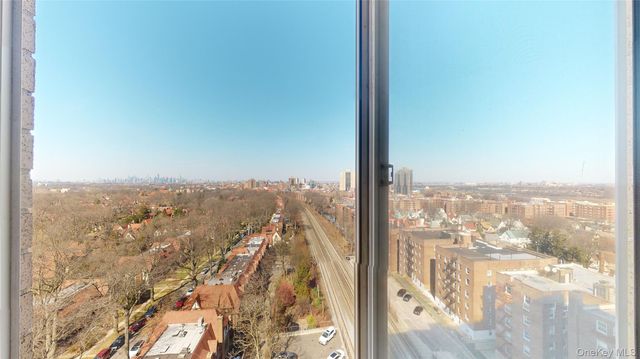 118-17 Union Turnpike 15F, Forest Hills, NY 11375