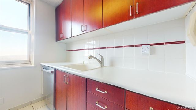 118-17 Union Turnpike 15F, Forest Hills, NY 11375