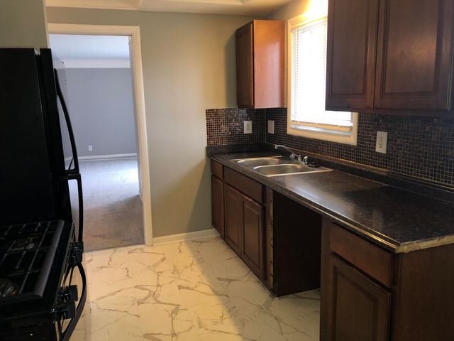 12770 Leverne, Redford, MI 48239