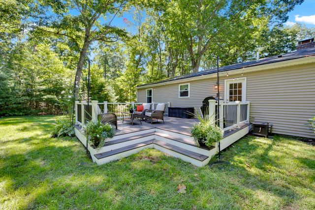 6 Barrett Rd, North Brookfield, MA 01535